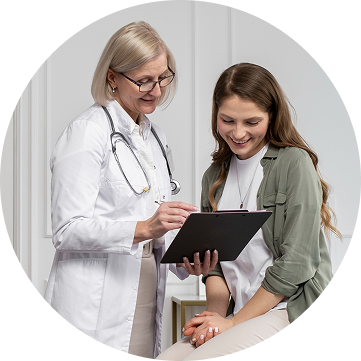 Врач с пациентом