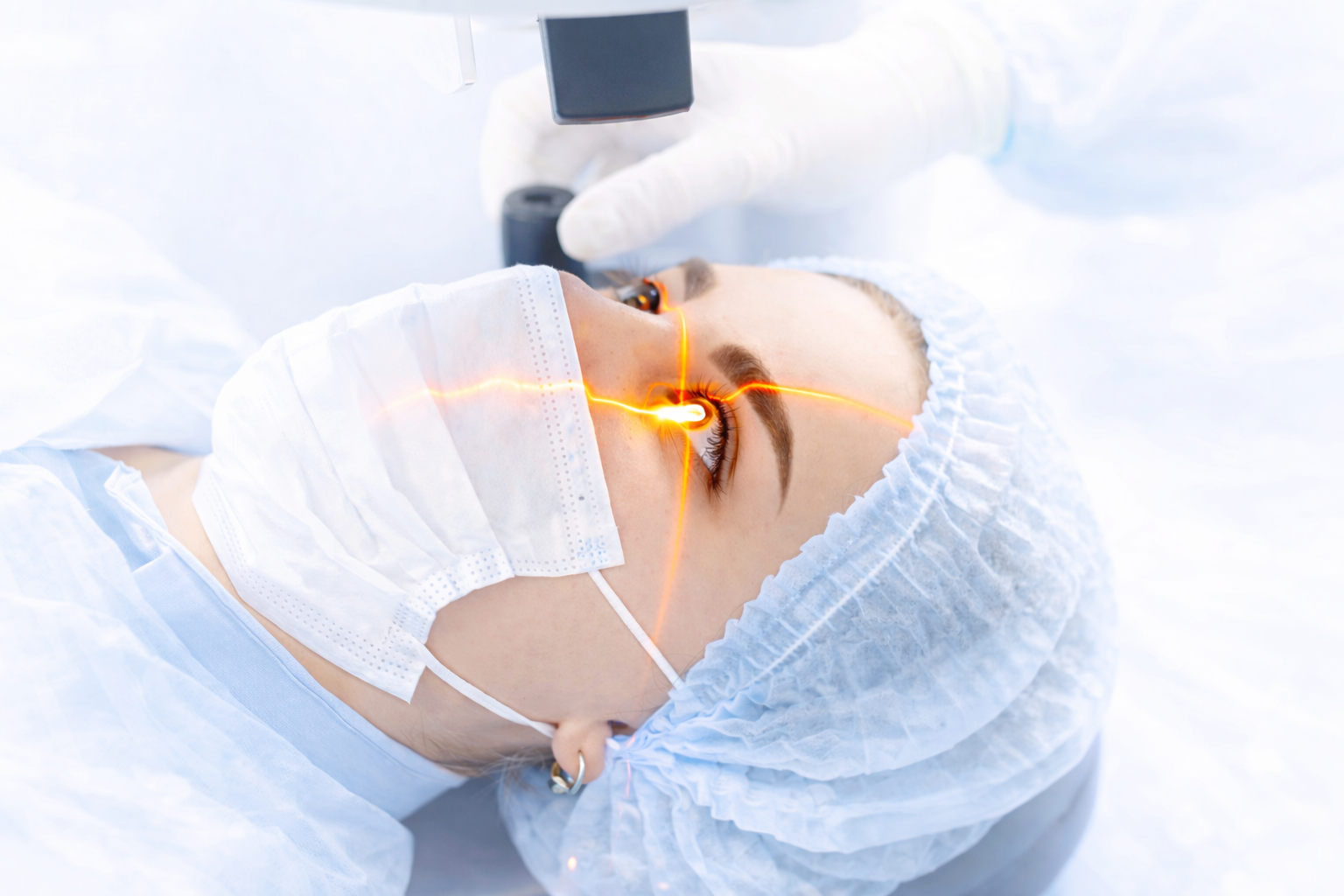 Задняя закрытая витреоэктомия 1 категории (деструкция стекловидного тела, гемофтальм без отслойки сетчатки, люксация ИОЛ в стекловидную камеру)